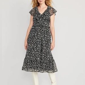 NWT Floral midi dress with flutter sleeves
